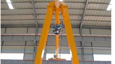 如何根據(jù)作業(yè)場景定制臺冠門式起重機呢？